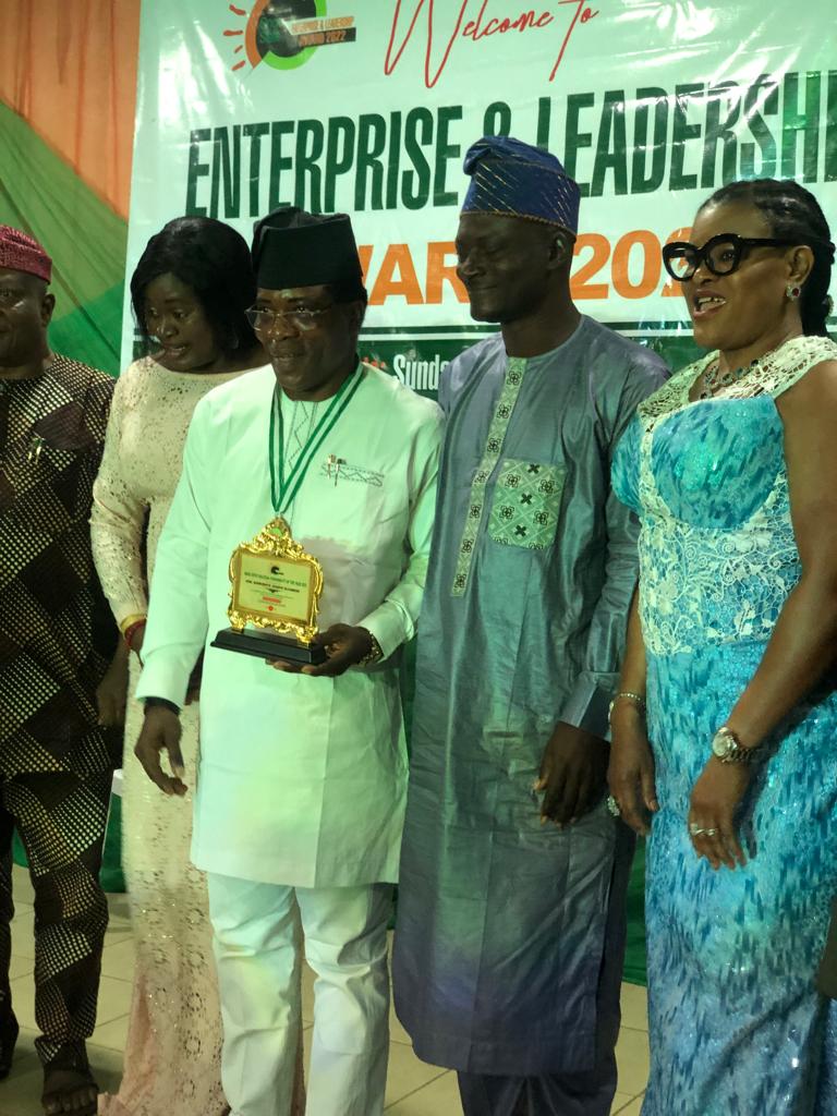 Prince Boye Ologbese Dedicates Award To Arakunrin Oluwarotimi Akeredolu