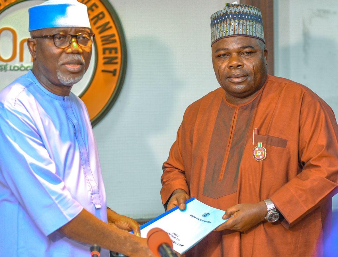 GOVERNOR AIYEDATIWA SIGNS 2024 BUDGET, VOWS TO COMPLETE ONGOING PROJECTS