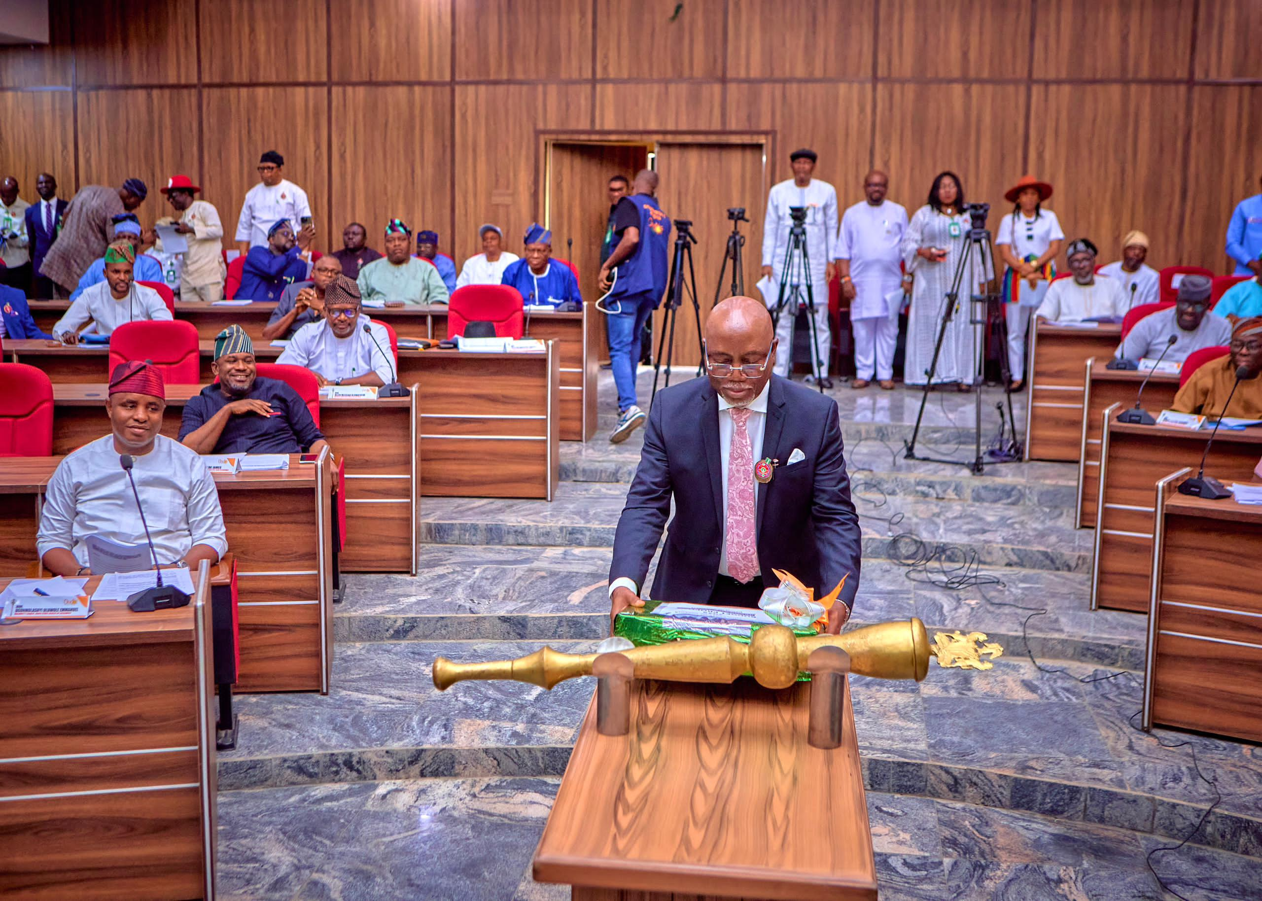 GOV AIYEDATIWA PRESENTS N655B 2025 BUDGET ESTIMATES TO HOUSE OF ASSEMBLY