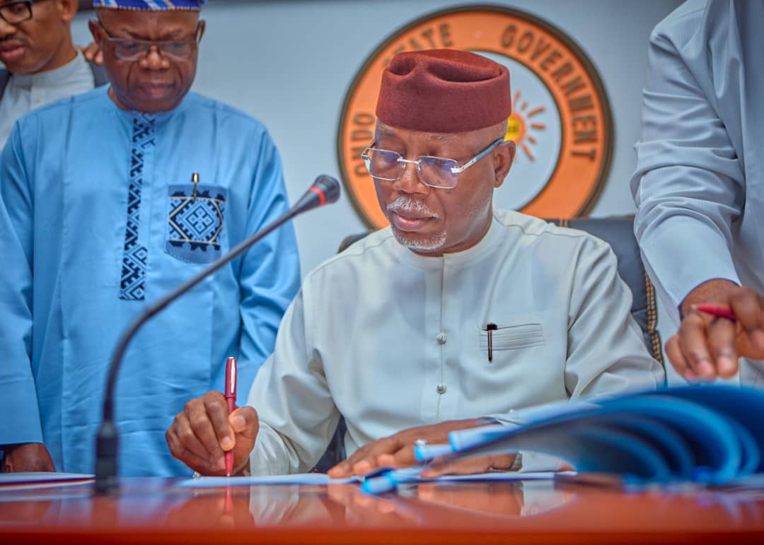 GOV AIYEDATIWA SIGNS N698B 2025 BUDGET INTO LAW