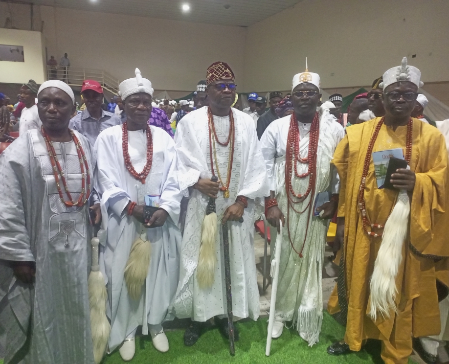 Oba Samuel Aliu Adegbehingbe Olumafon Congratulates Newly Sworn-in LG Chairmen, Charges them to Stay Focused